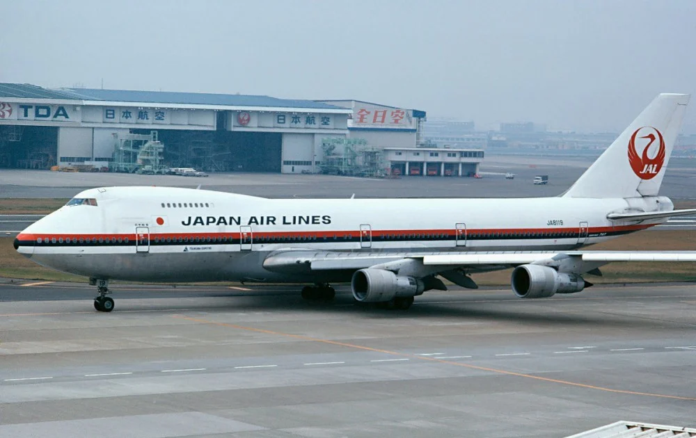 事故前年に撮影された日本航空のボーイング747型機JA8119