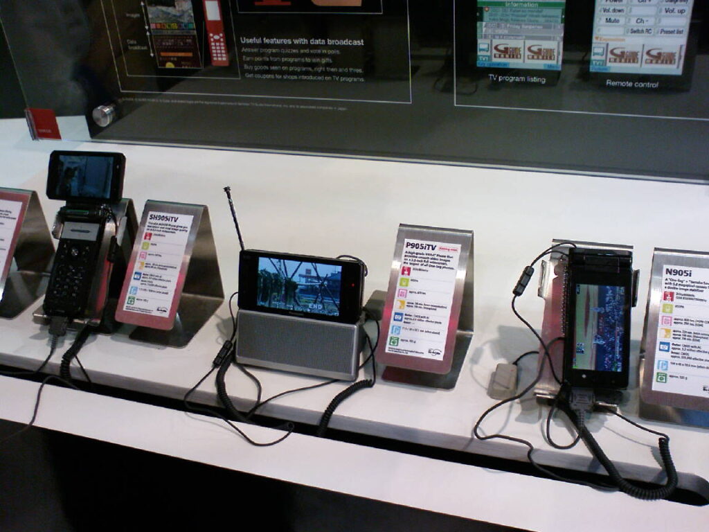 日本のワンセグ放送に対応した携帯電話