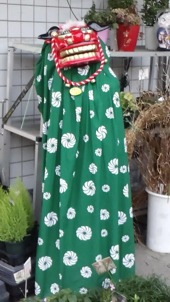 正月のお祝いに用いられる日本の獅子舞