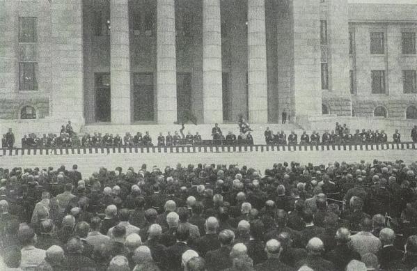 1936年11月7日に行われた帝国議会議事堂の竣功式