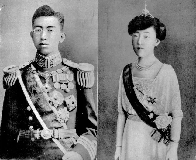 皇位を継承した昭和天皇と香淳皇后