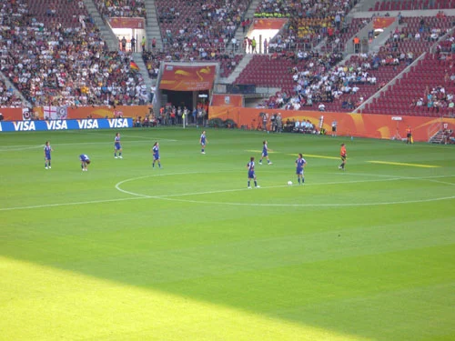2011年女子ワールドカップでプレーするサッカー日本女子代表