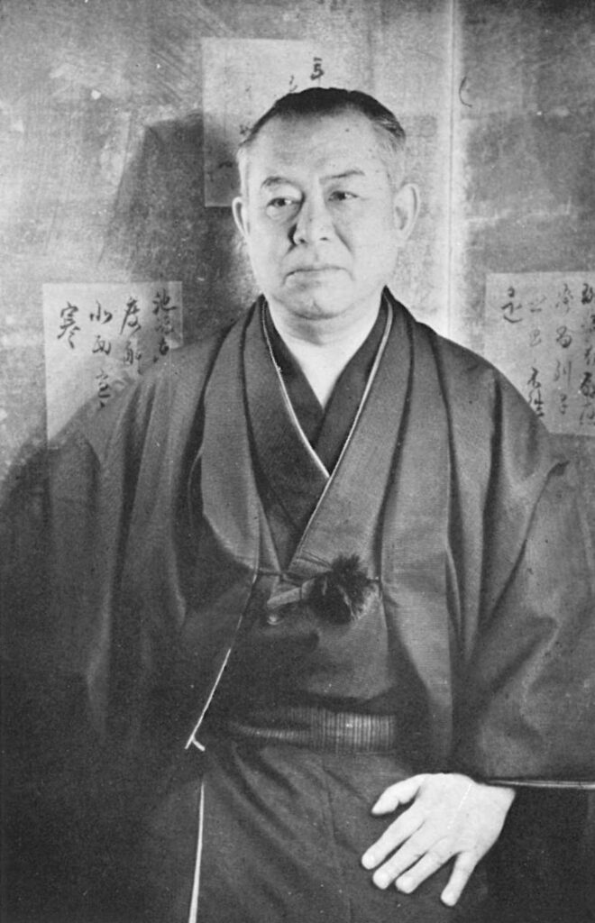 作家・谷崎潤一郎の肖像写真