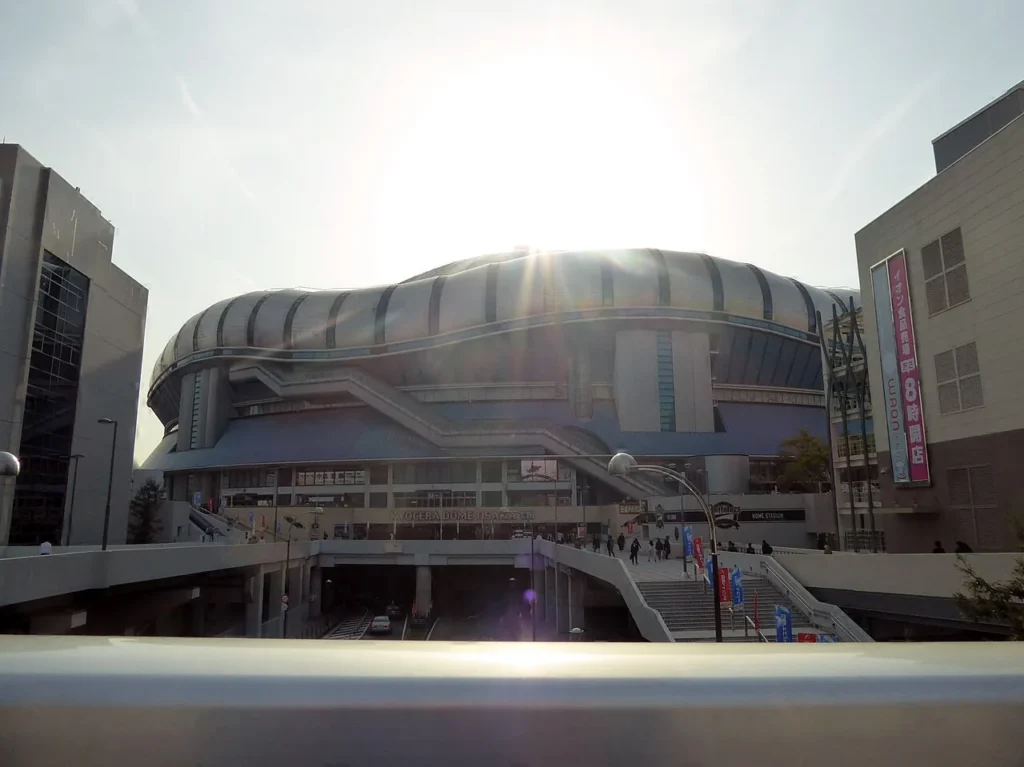 大阪ドームとして開業した京セラドーム大阪の写真