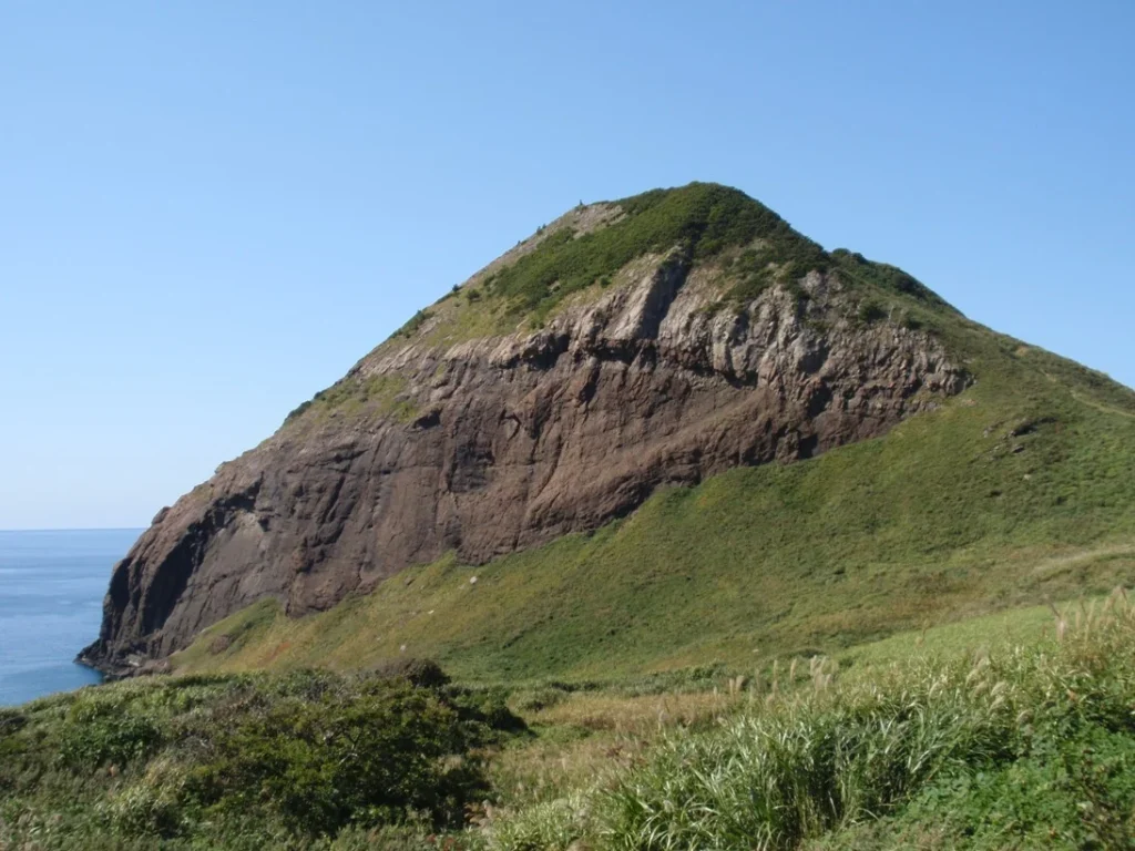 佐渡島の大野亀岩