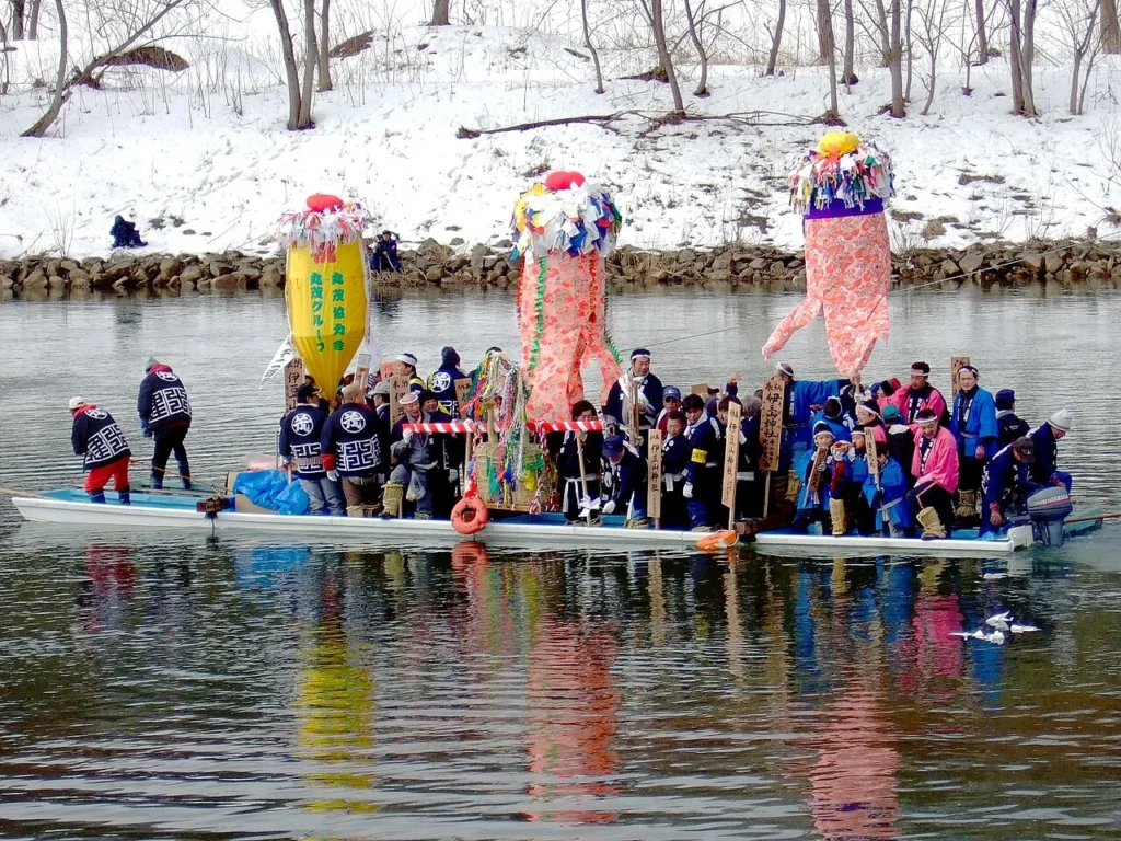秋田県大仙市の小正月行事「川を渡る梵天」の写真
