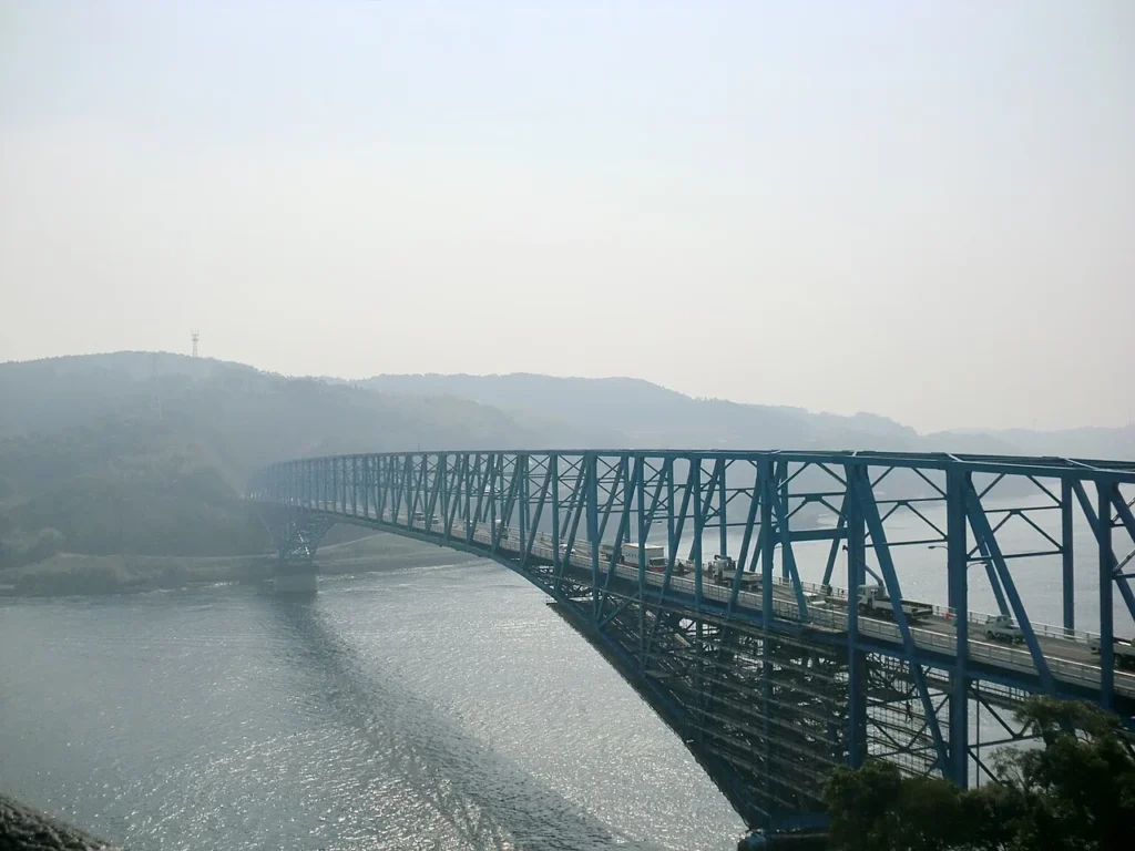 鹿児島県長島町側から撮影された黒之瀬戸大橋