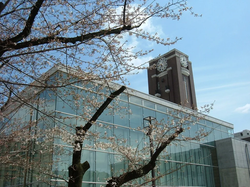 京都大学吉田キャンパスの百周年時計台記念館