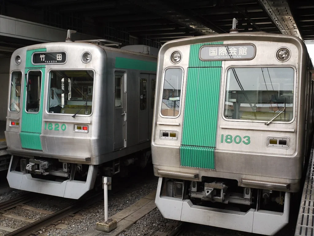 京都市営地下鉄烏丸線の10系電車