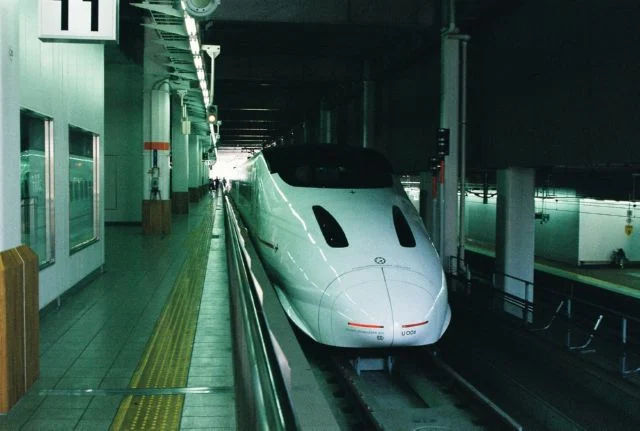 博多駅に停車する九州新幹線800系