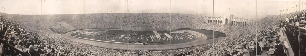 1932年ロサンゼルスオリンピック開会日のメモリアル・コロシアム
