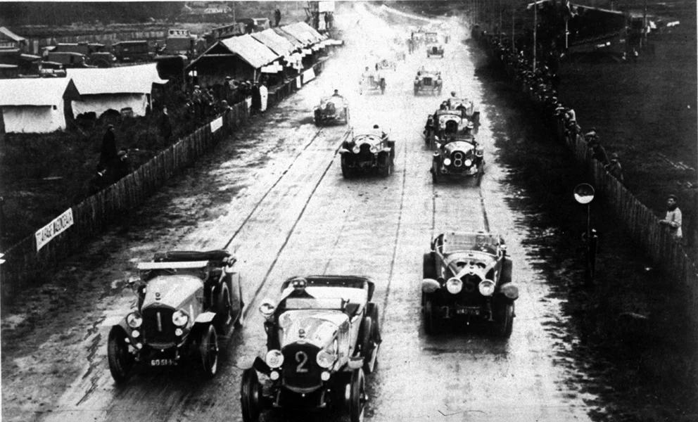 1923年に開催された第1回ル・マン24時間レースの車両