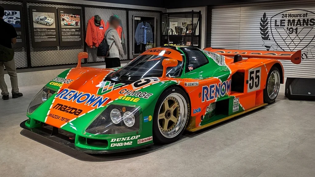 ル・マン24時間レースで総合優勝した55号車マツダ787B
