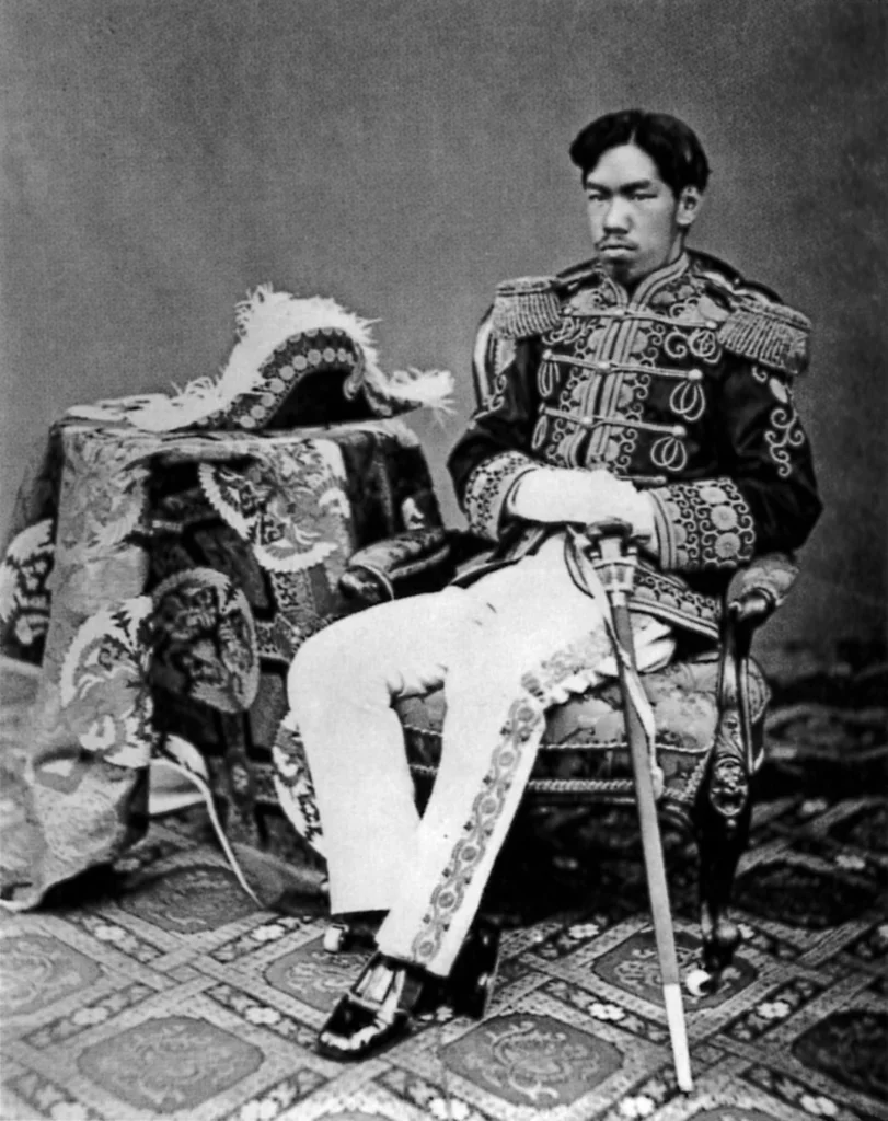 明治6年に撮影された明治天皇の写真