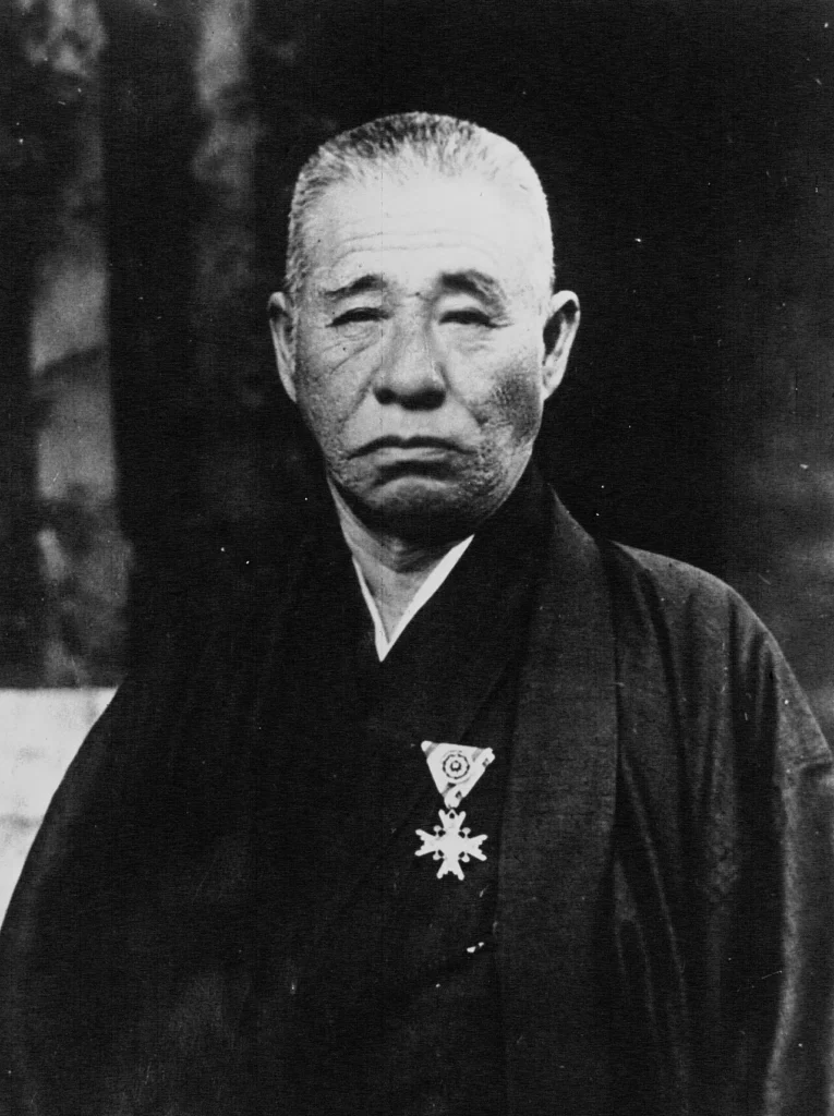 真珠養殖に成功した御木本幸吉の肖像