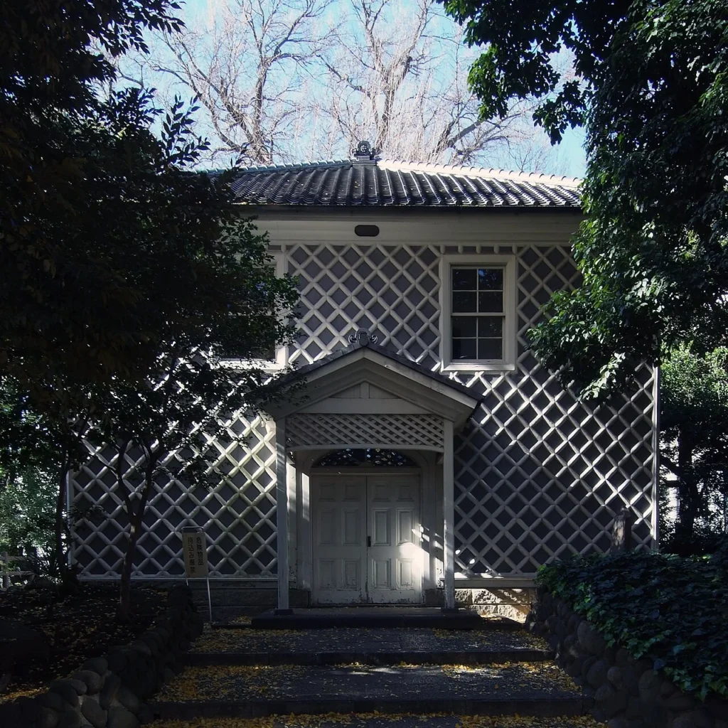 慶應義塾大学三田演説館の写真