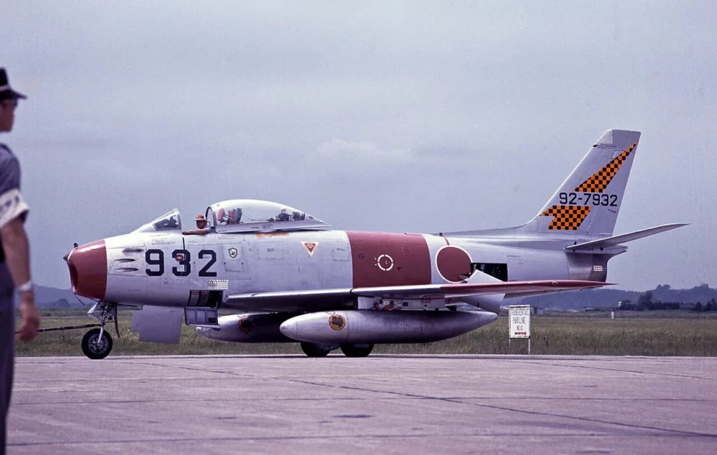 雫石事故の5日前に松島基地で撮影された航空自衛隊のF-86F戦闘機