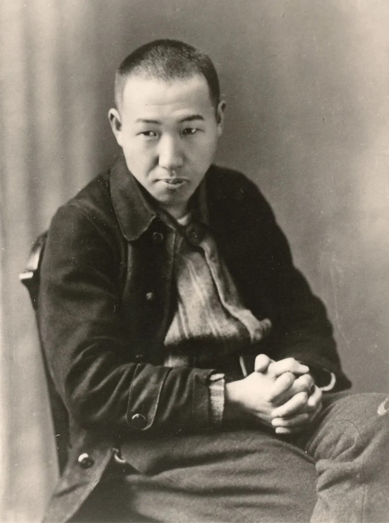 作家・宮沢賢治の肖像写真