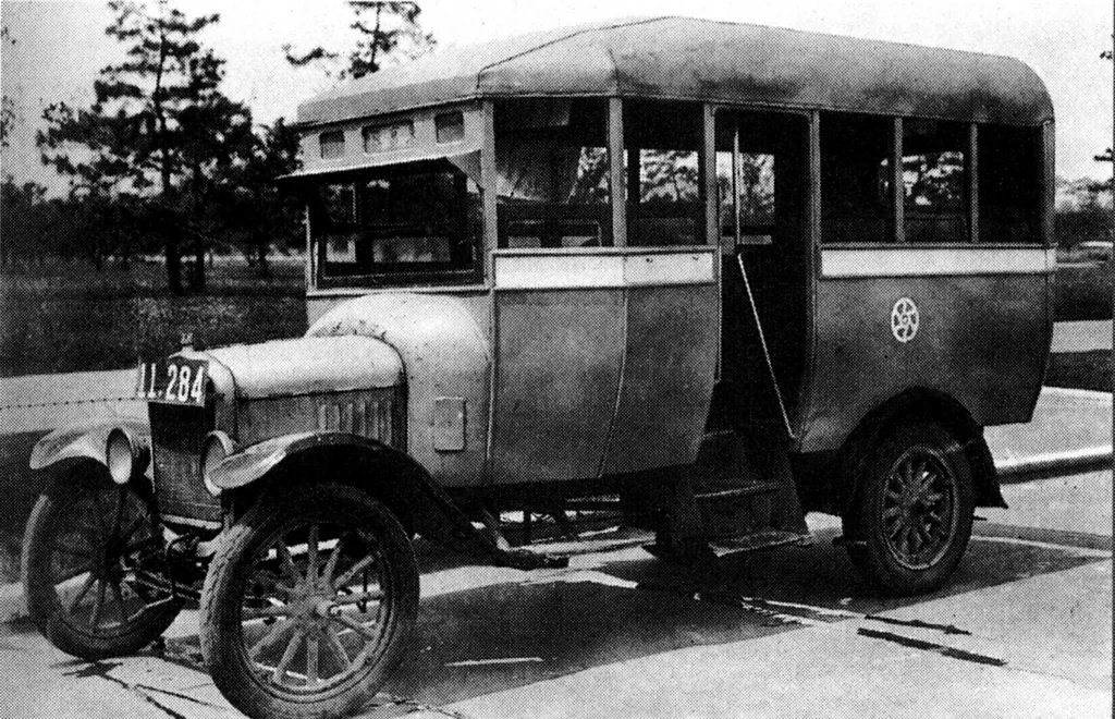 1924年の改造円太郎バスの写真