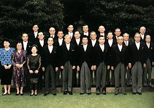 発足日に撮影された細川護熙内閣の閣僚