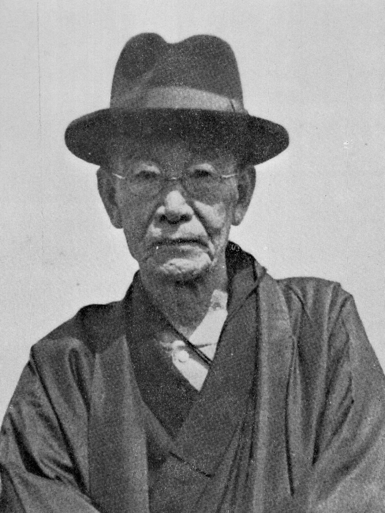 俳人・村上鬼城の肖像写真