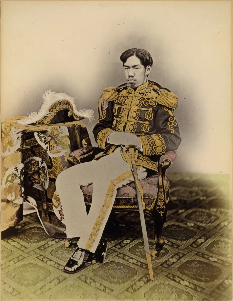 1873年に撮影された明治天皇
