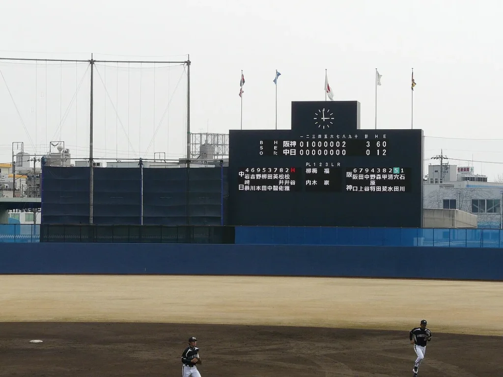 2012年に撮影されたナゴヤ球場の写真