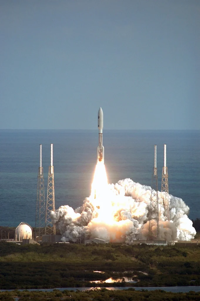 Atlas Vロケットで打ち上げられる探査機ニューホライズンズ