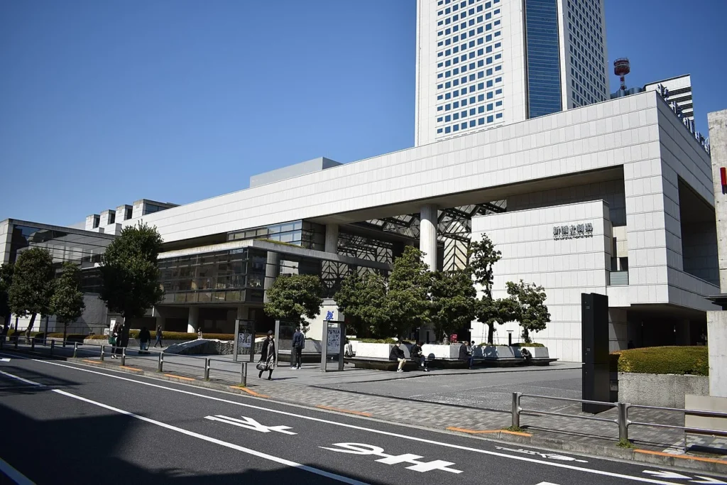 新国立劇場の建物の写真