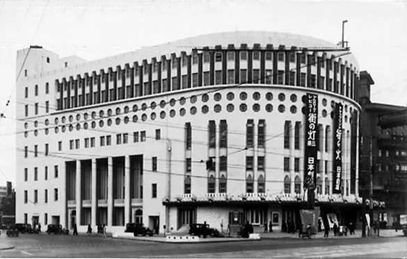 竣工当時の東京・日本劇場