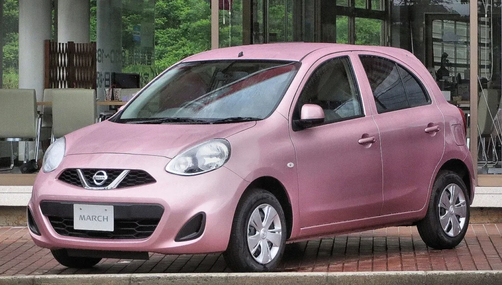 日産マーチK13型の展示車の写真