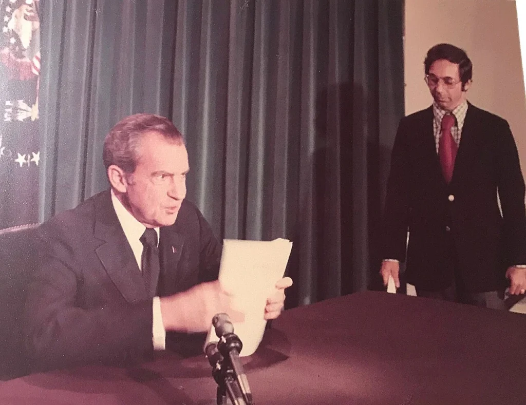 辞任演説を前にしたリチャード・ニクソン大統領