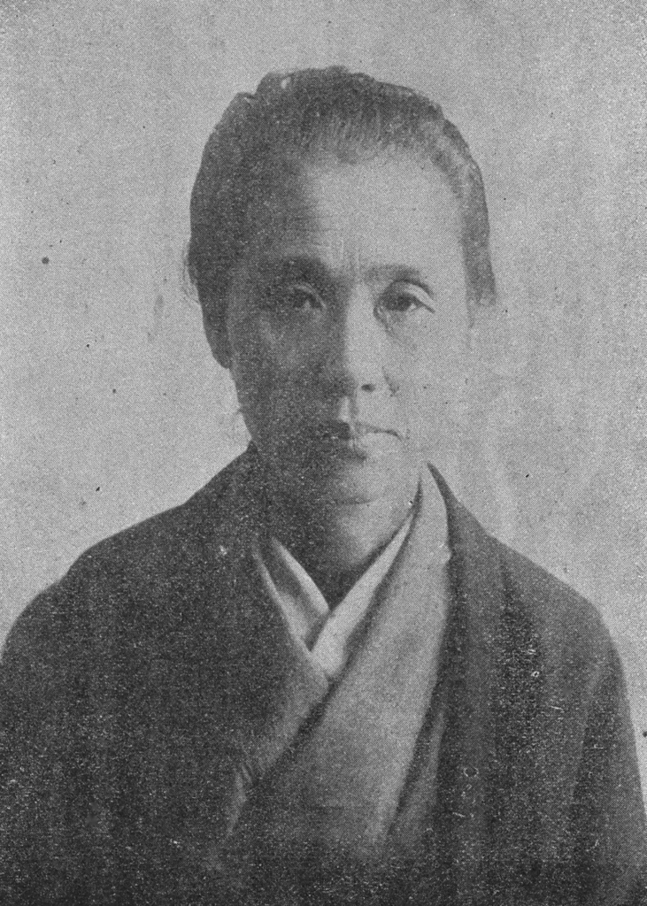 日本初の公許女性医師・荻野吟子の肖像写真