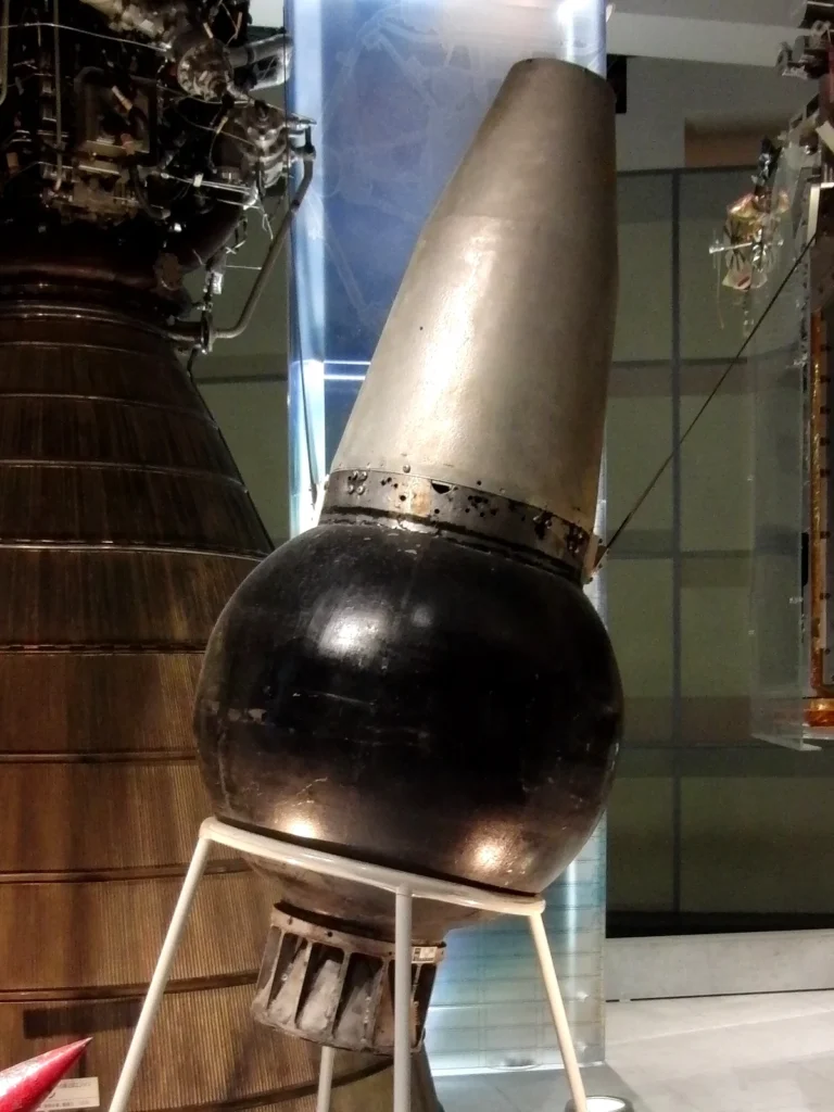 人工衛星おおすみの実験模型