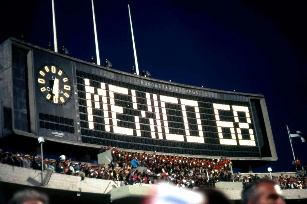 1968年メキシコ五輪の開会式の写真