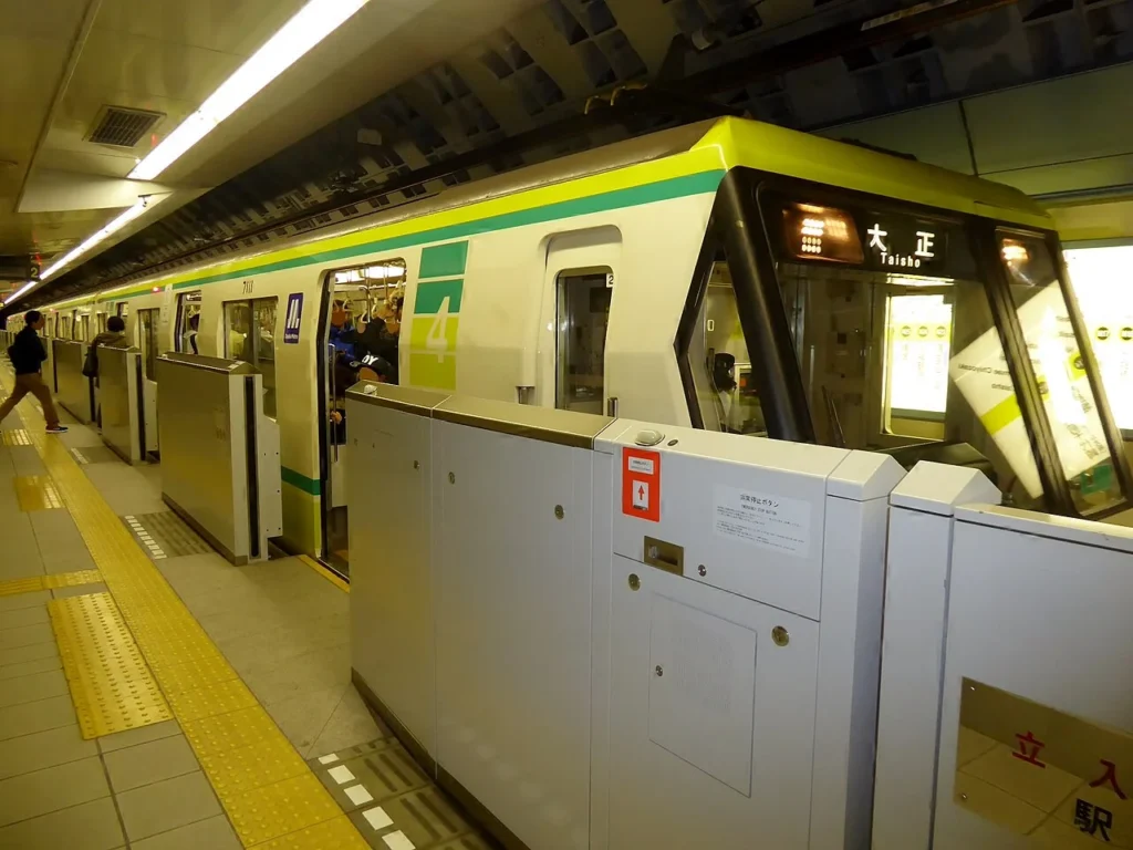 長堀鶴見緑地線で使用される大阪市営地下鉄70系電車