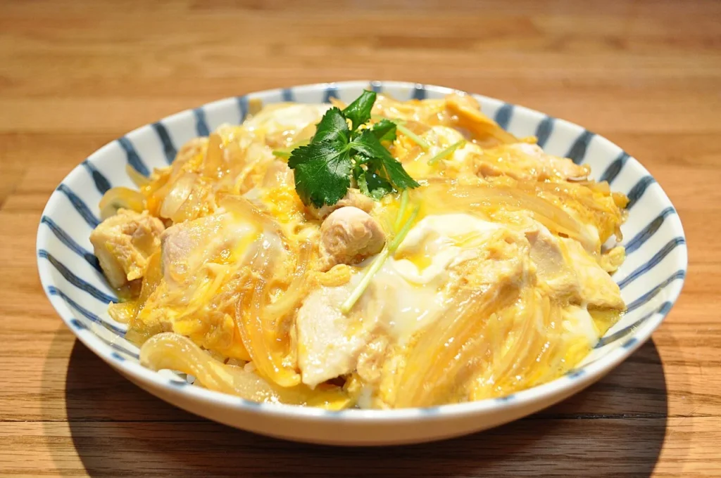 鶏胸肉を使った親子丼の写真