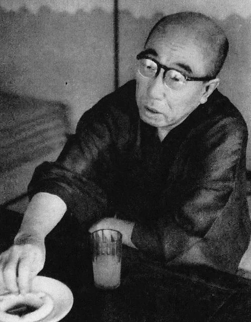 推理小説家・江戸川乱歩の肖像写真