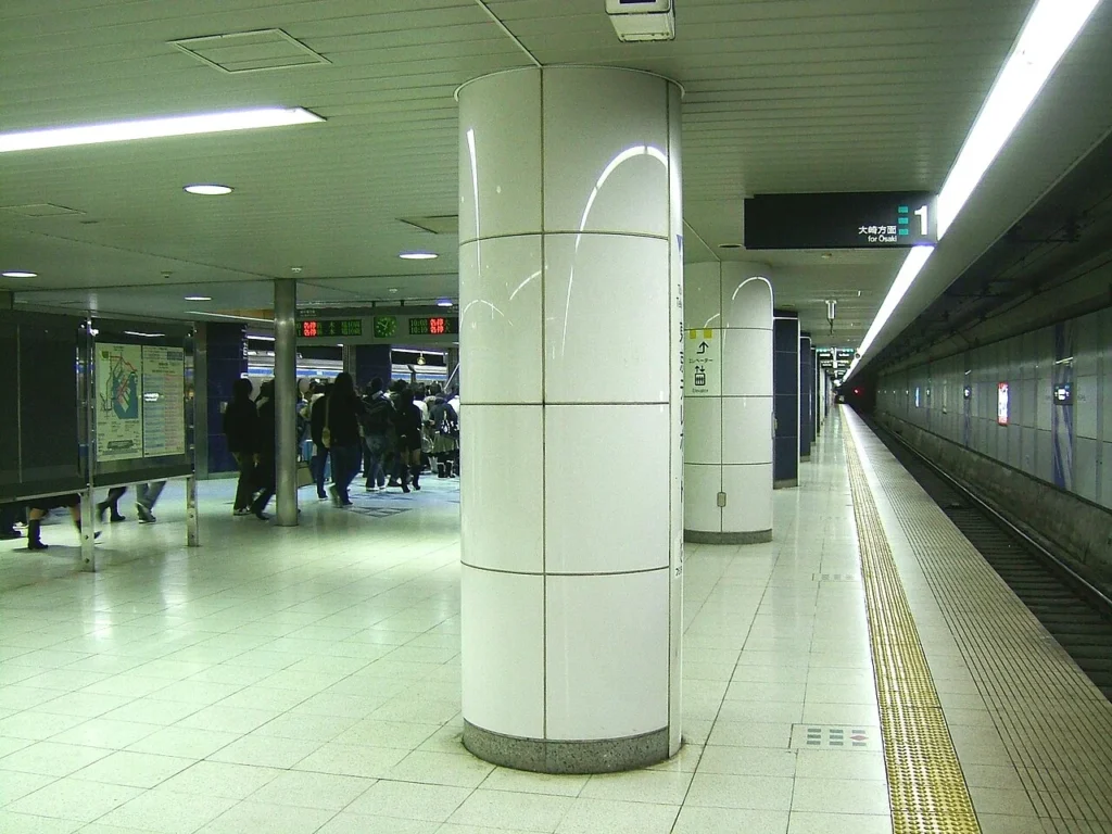 りんかい線東京テレポート駅のホーム