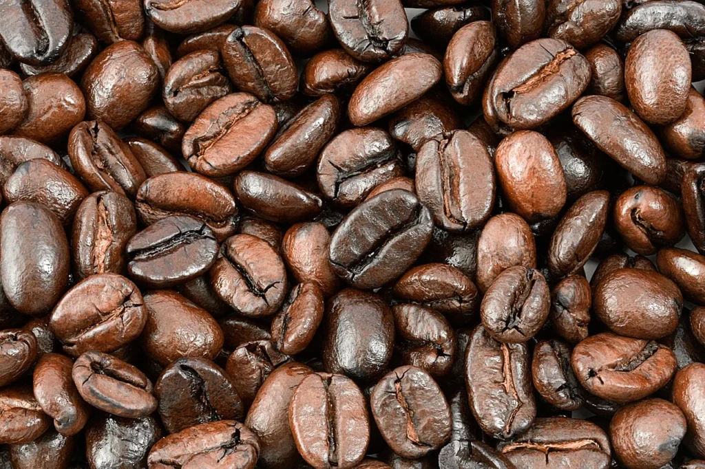 焙煎されたコーヒー豆の接写写真