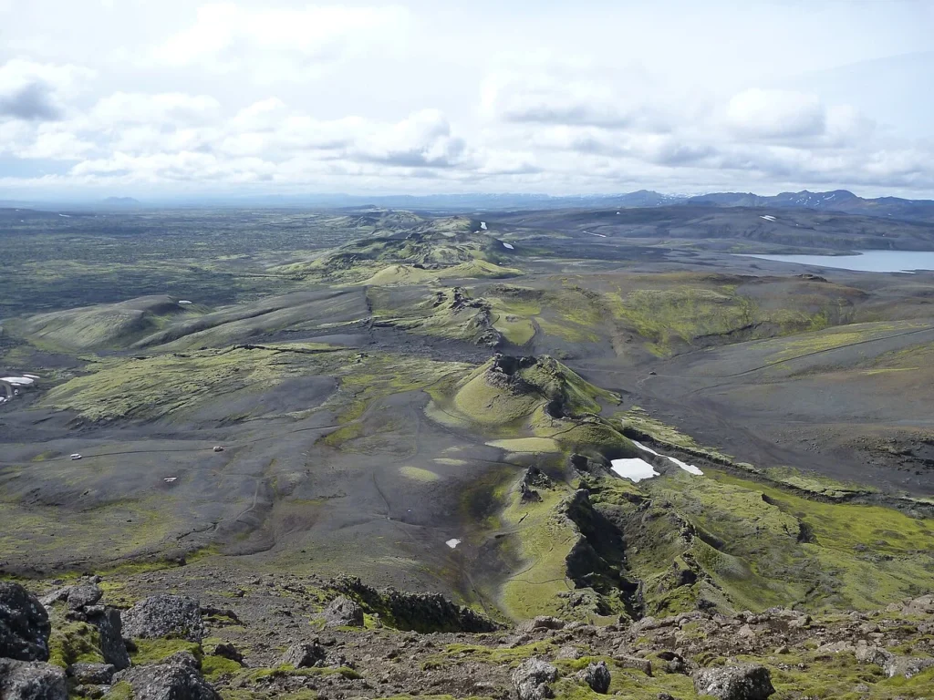 アイスランドのラキ火山に連なる火口列