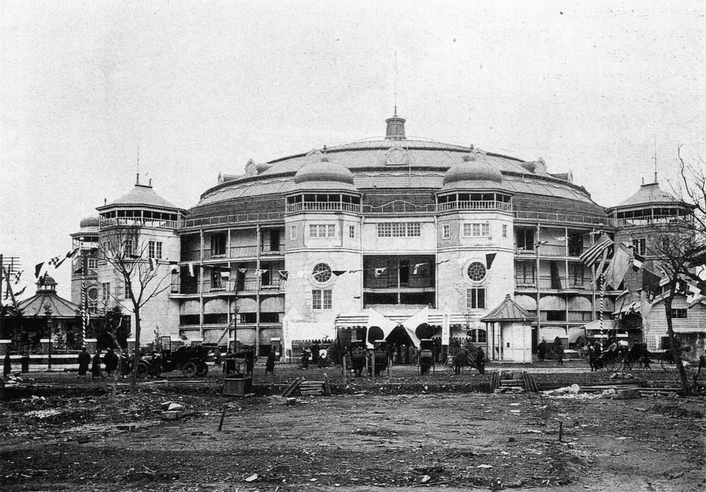1909年に撮影された初代両国国技館