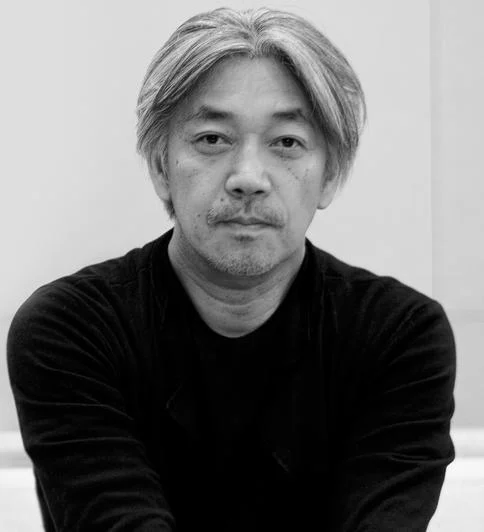 音楽家・坂本龍一の肖像写真
