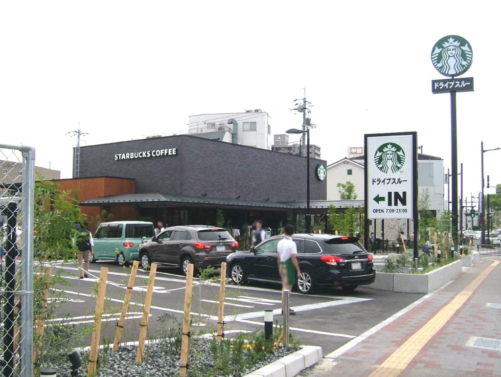 鳥取県にあるスターバックスシャミネ鳥取店