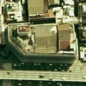 大阪の千日デパートビルを上空から撮影した写真