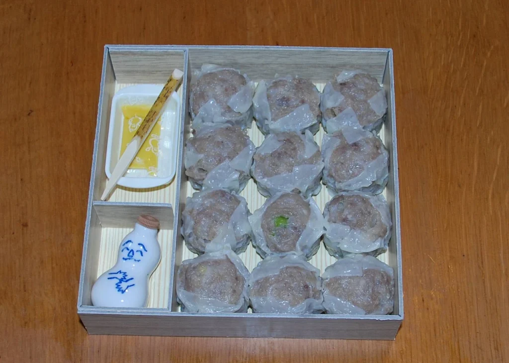 横浜・崎陽軒の特製シウマイの写真