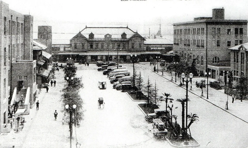 1933年頃の下関駅と駅前の山陽ホテル
