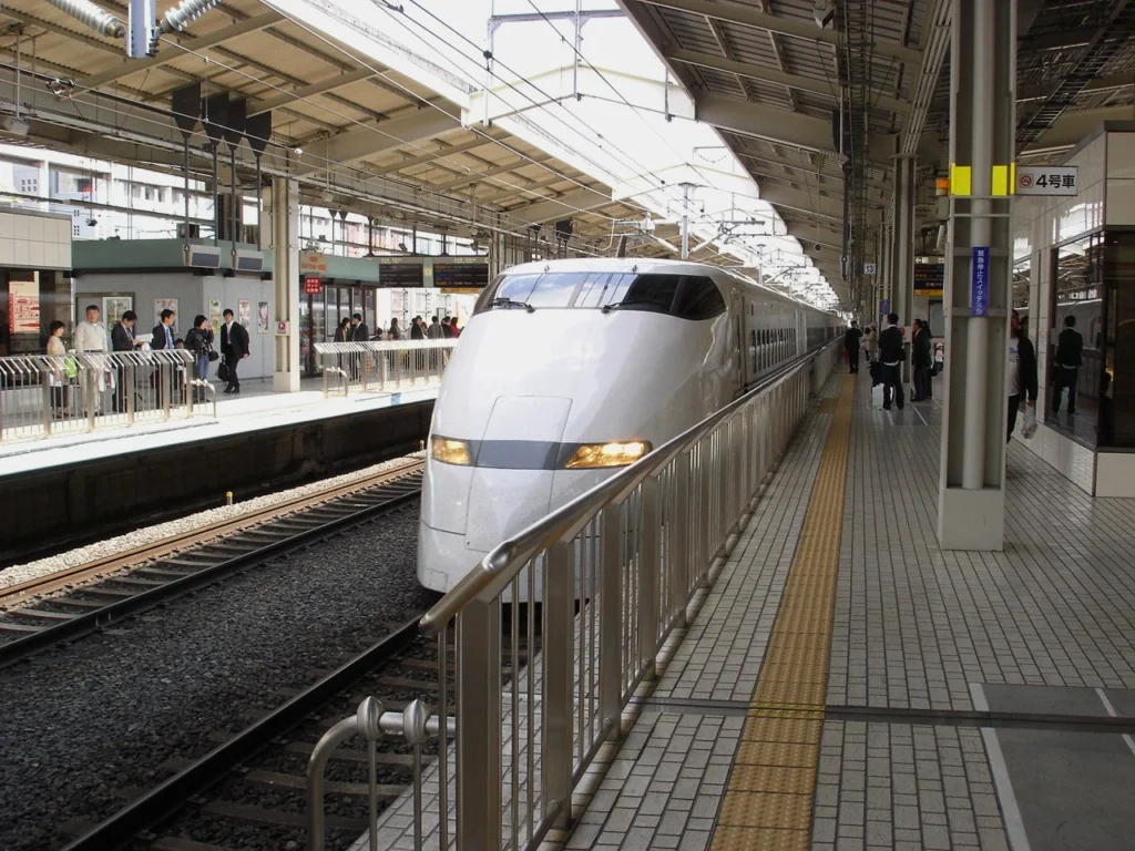 のぞみとして運用された300系新幹線
