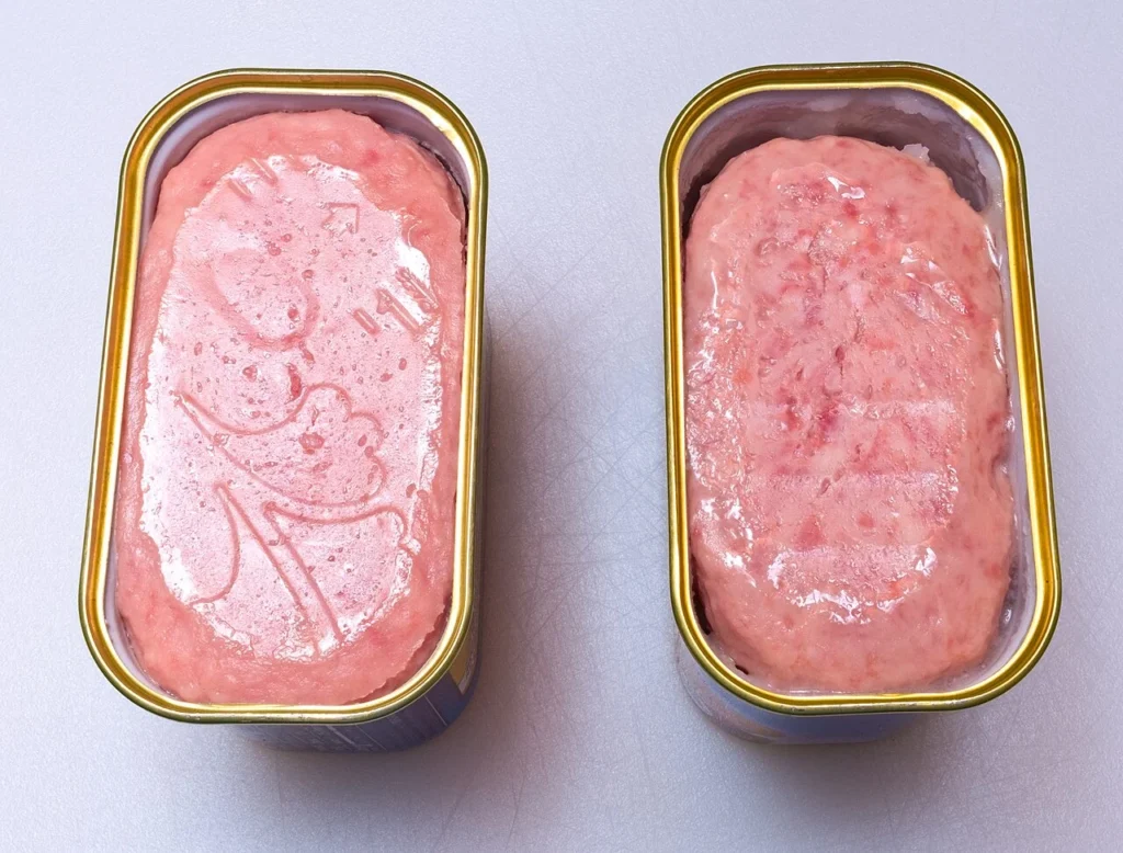 缶から取り出したSPAMと別銘柄のランチョンミート