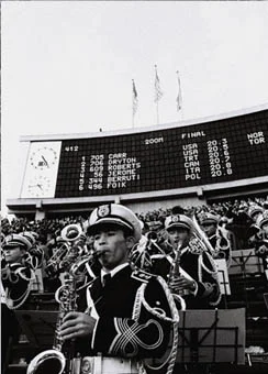 1964年東京五輪の式典で演奏する海上自衛隊音楽隊の写真